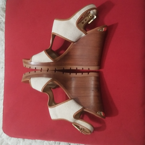 MICHAEL KORS WEDGE SANDALS - Picture 8 of 10